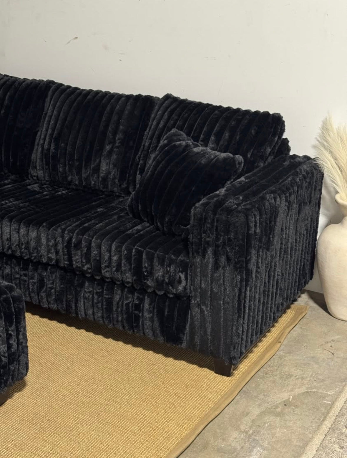 Haven Fluffy L-Shaped Sectional +FREE Outtoman