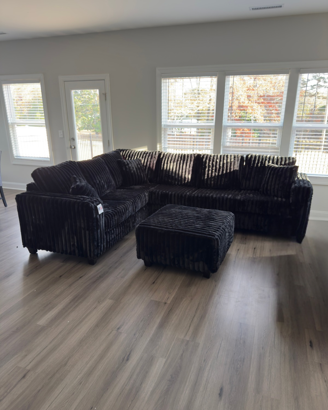 Haven Fluffy L-Shaped Sectional +FREE Outtoman