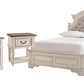 Realyn Bedroom Set