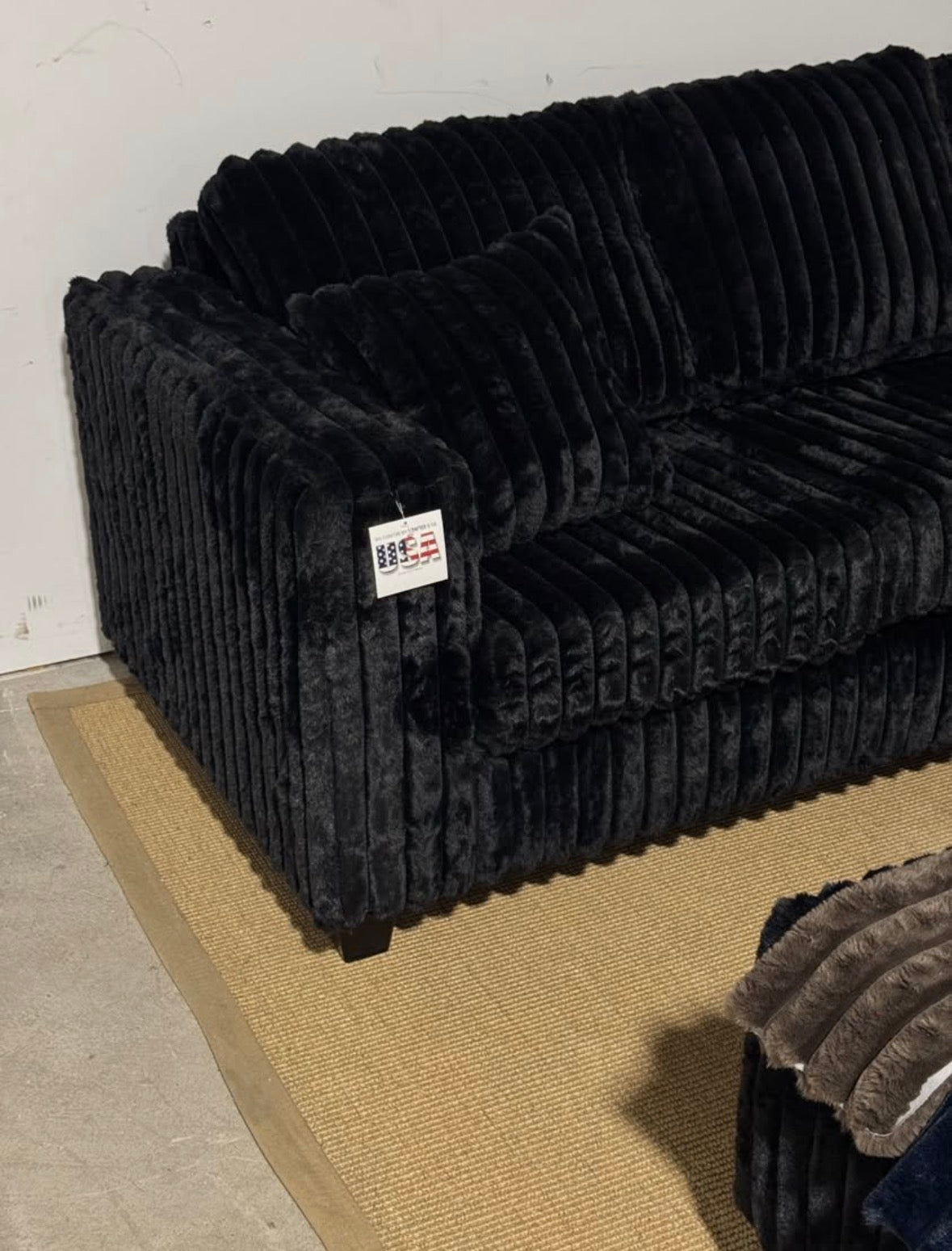 Haven Fluffy L-Shaped Sectional +FREE Outtoman