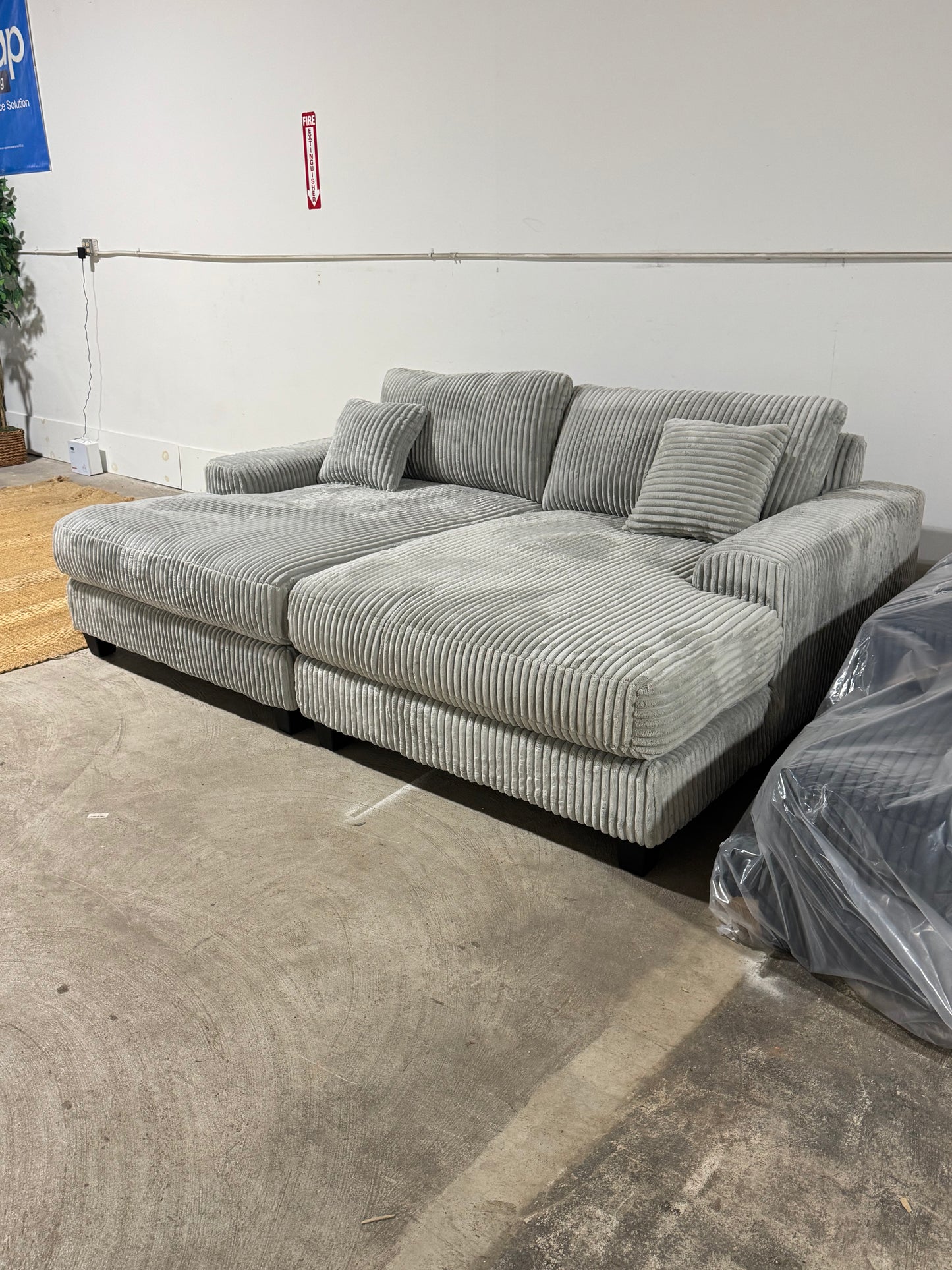 Giant Double Chaise 🚛 Delivery Available