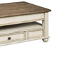 Realyn Table Set