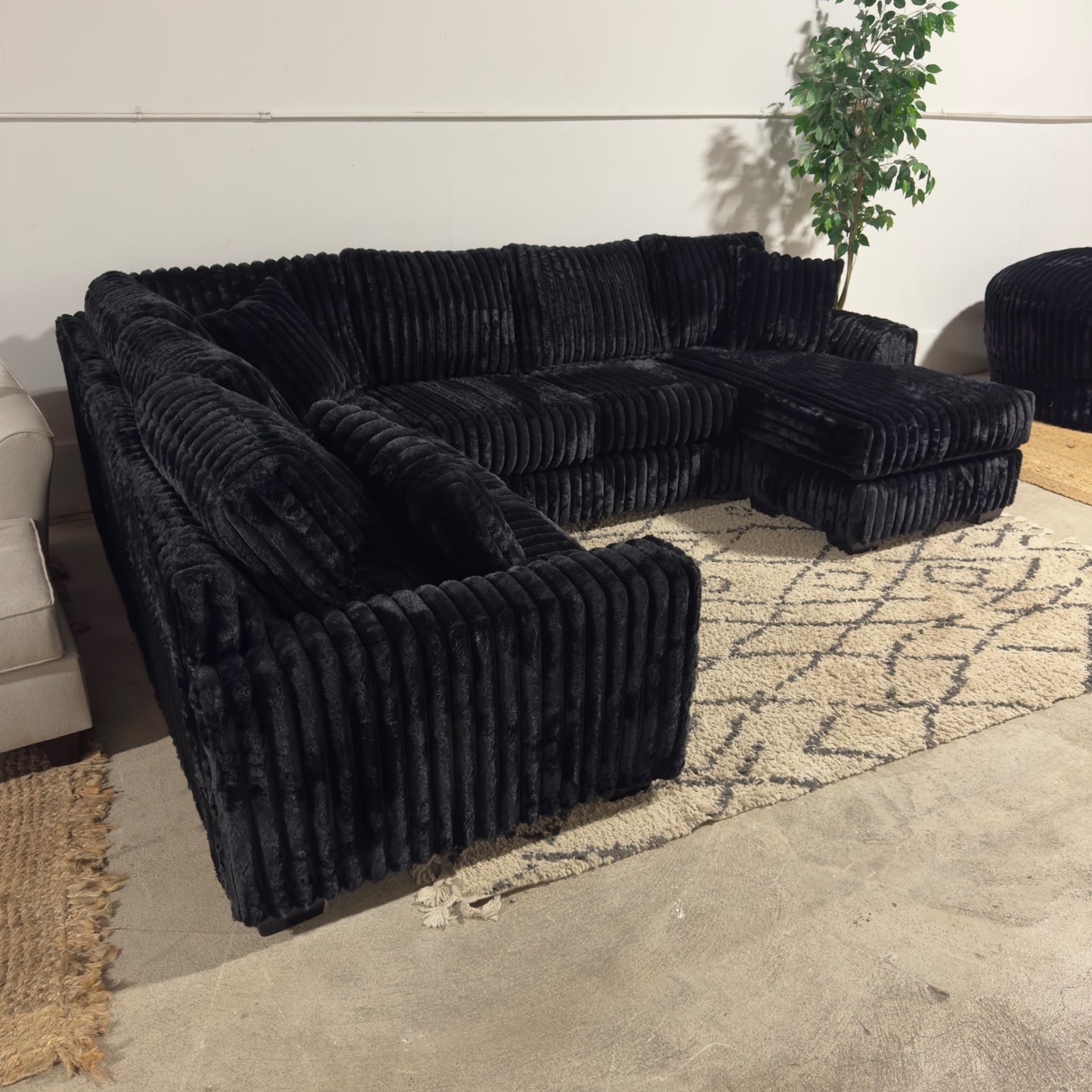 Monroe Fluffy U-Shape Sectional - Deep Seats