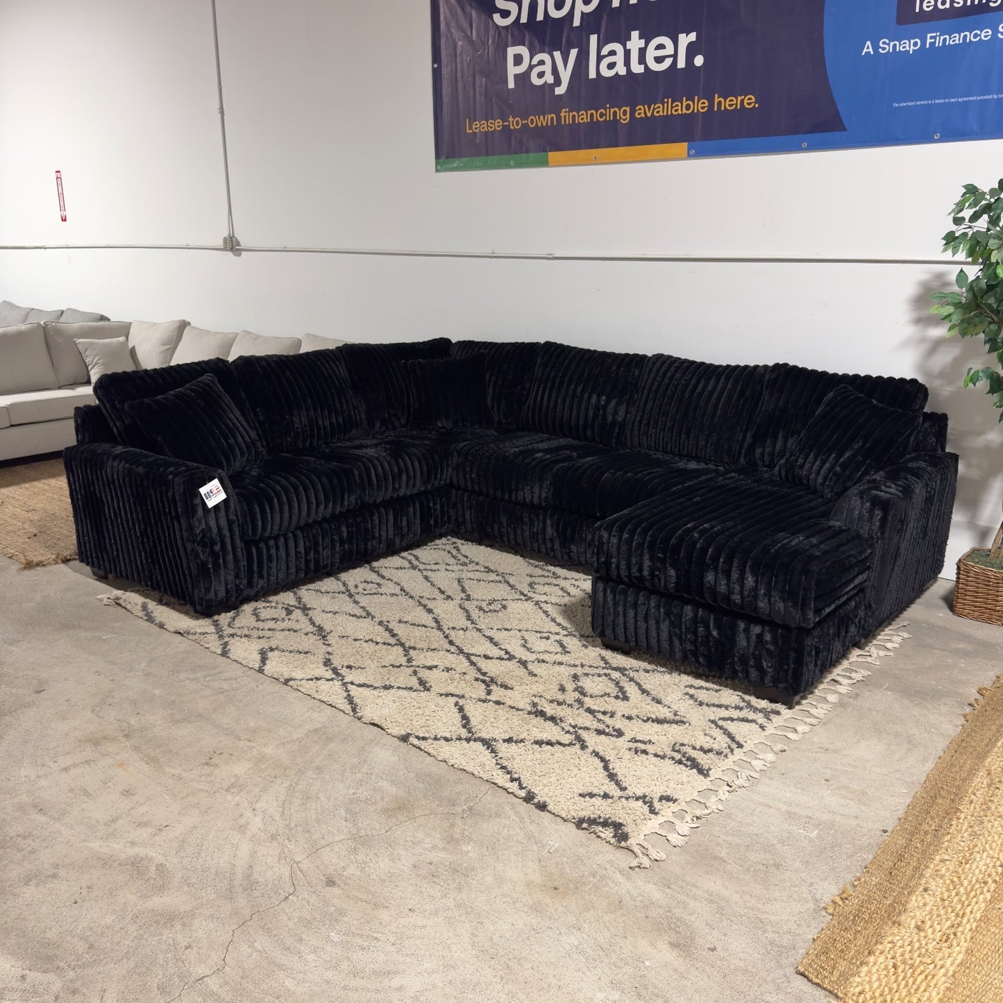 Monroe Fluffy U-Shape Sectional - Deep Seats